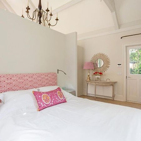 The Annexe - Beautiful Apartment With Garden Close To Heathrow And Windsor Staines-upon-Thames Εξωτερικό φωτογραφία