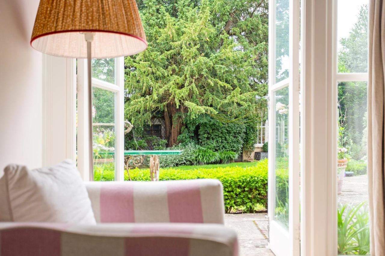 The Annexe - Beautiful Apartment With Garden Close To Heathrow And Windsor Staines-upon-Thames Εξωτερικό φωτογραφία